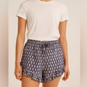 J.Crew blue and white floral ruffle shorts #floral #ruffles
